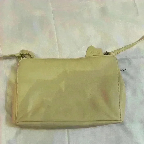 Laura Scott Handbags - vintage 1980s Laura Scott Ivory Genuine Leather 5 pocket cross-body purse bag